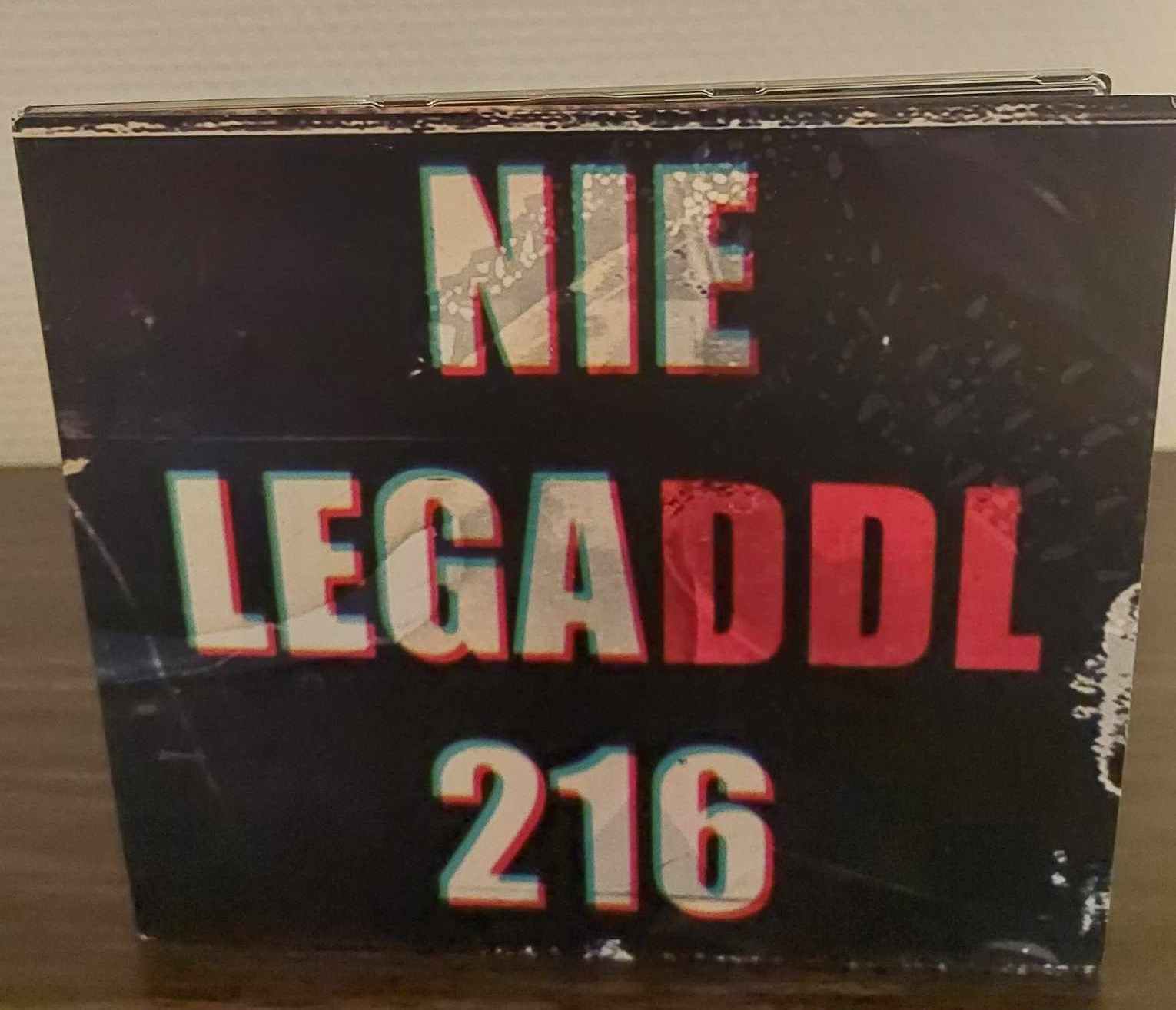 Nielegal 216